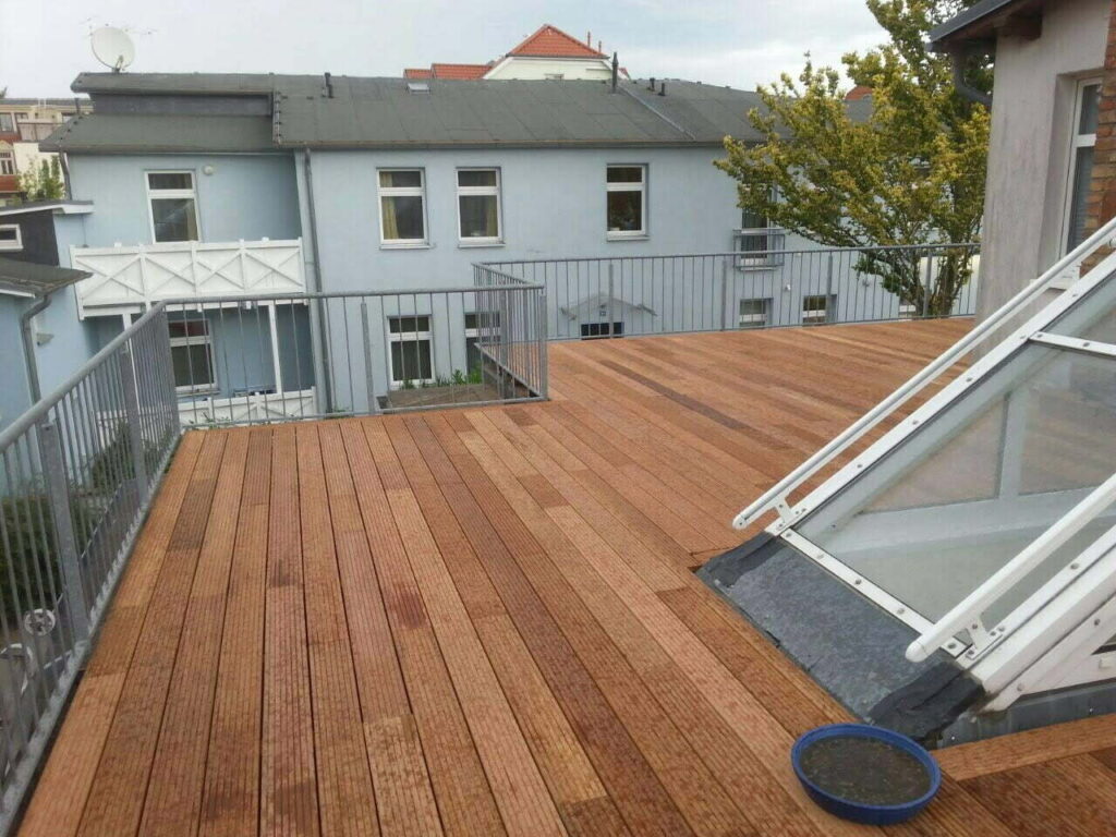 Terrasse aus Holz Profi in Mecklenburg Vorpommern (Rostock, Ostsee, Schwerin Stralsund, Wismar) - Terrasse bauen, Holz, Kosten, bauen lassen, vergrößern, sanieren